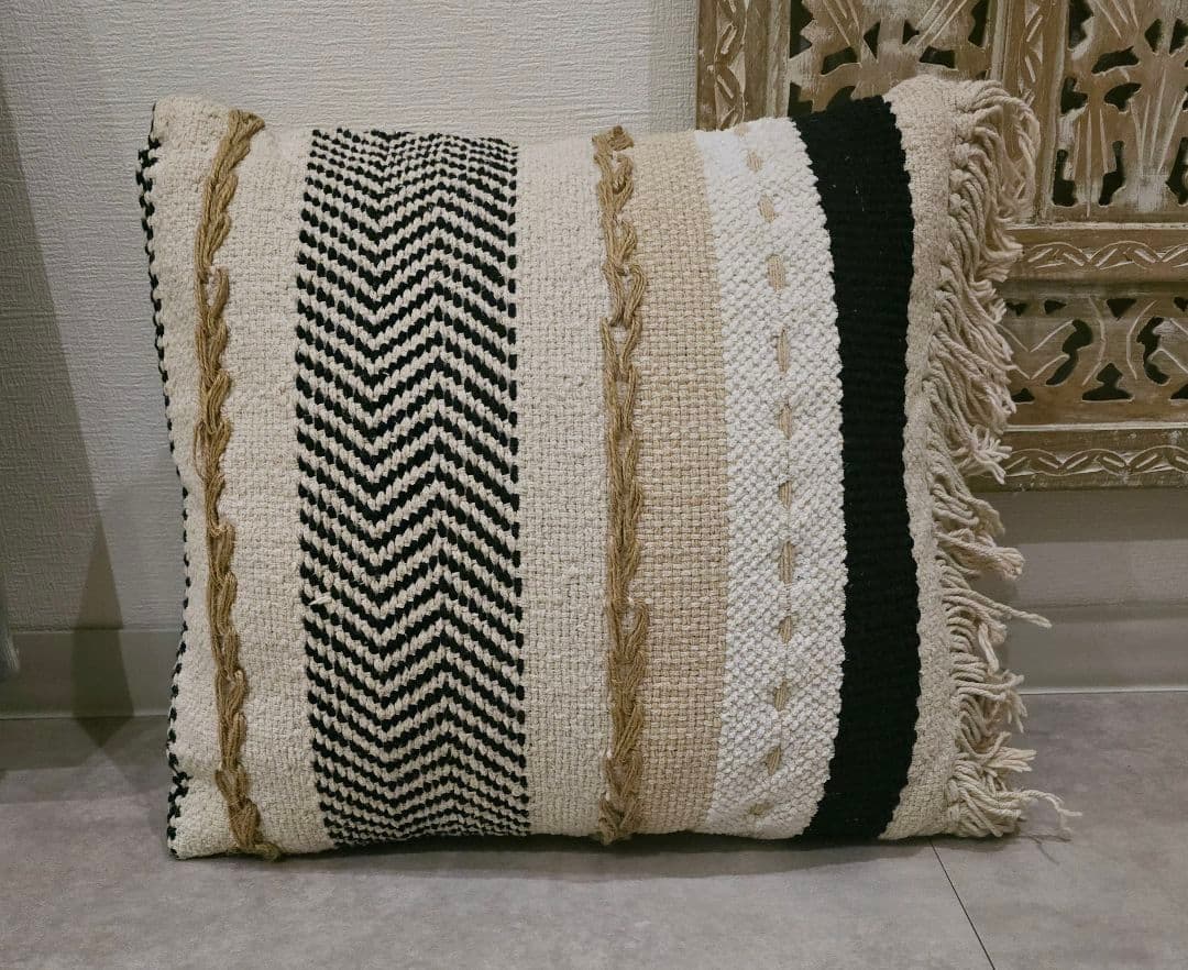 【2点セット】フランス　エスニック柄クッション