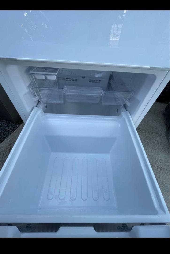 【美品】SHARPシャープ 冷蔵庫 SJ-GD15G-W 152L