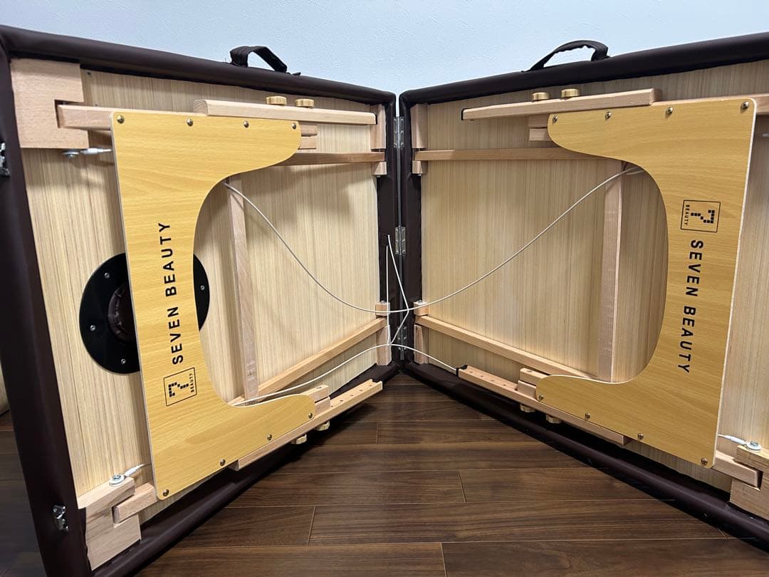 SEVEN BEAUTY 送料込み 軽量折りたたみマッサージベッドエステベット