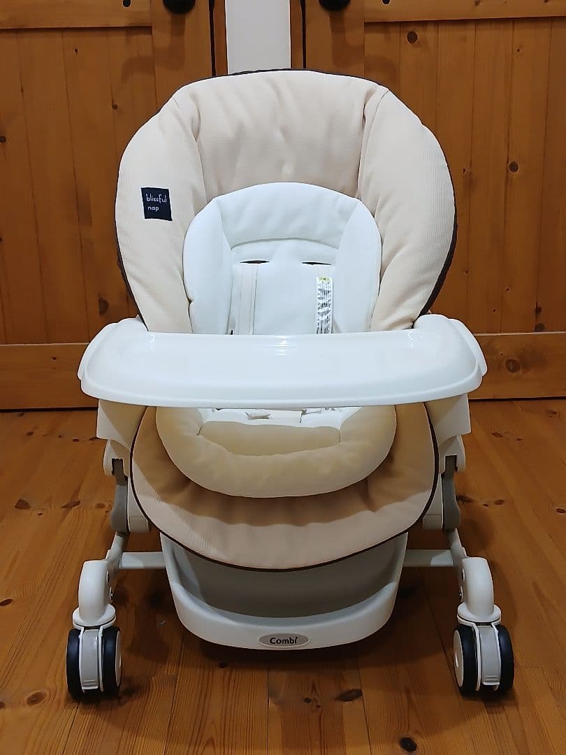 美品 コンビ ネムリラ ベビーラック チェア