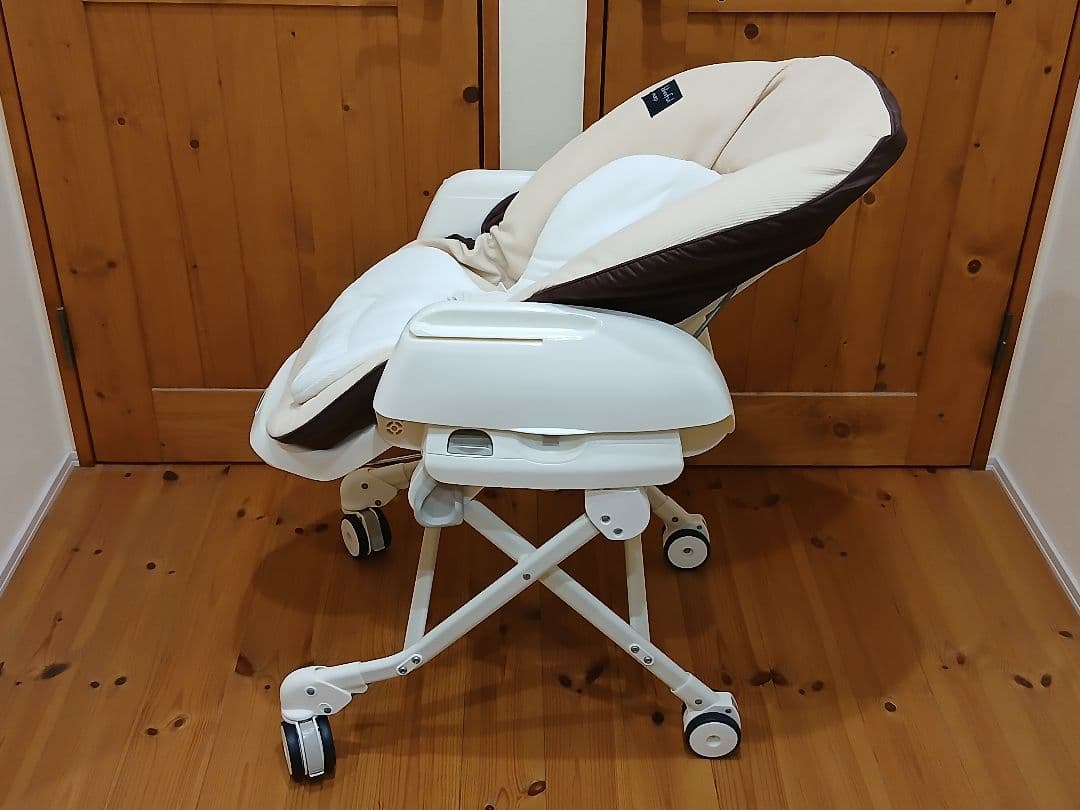 美品 コンビ ネムリラ ベビーラック チェア