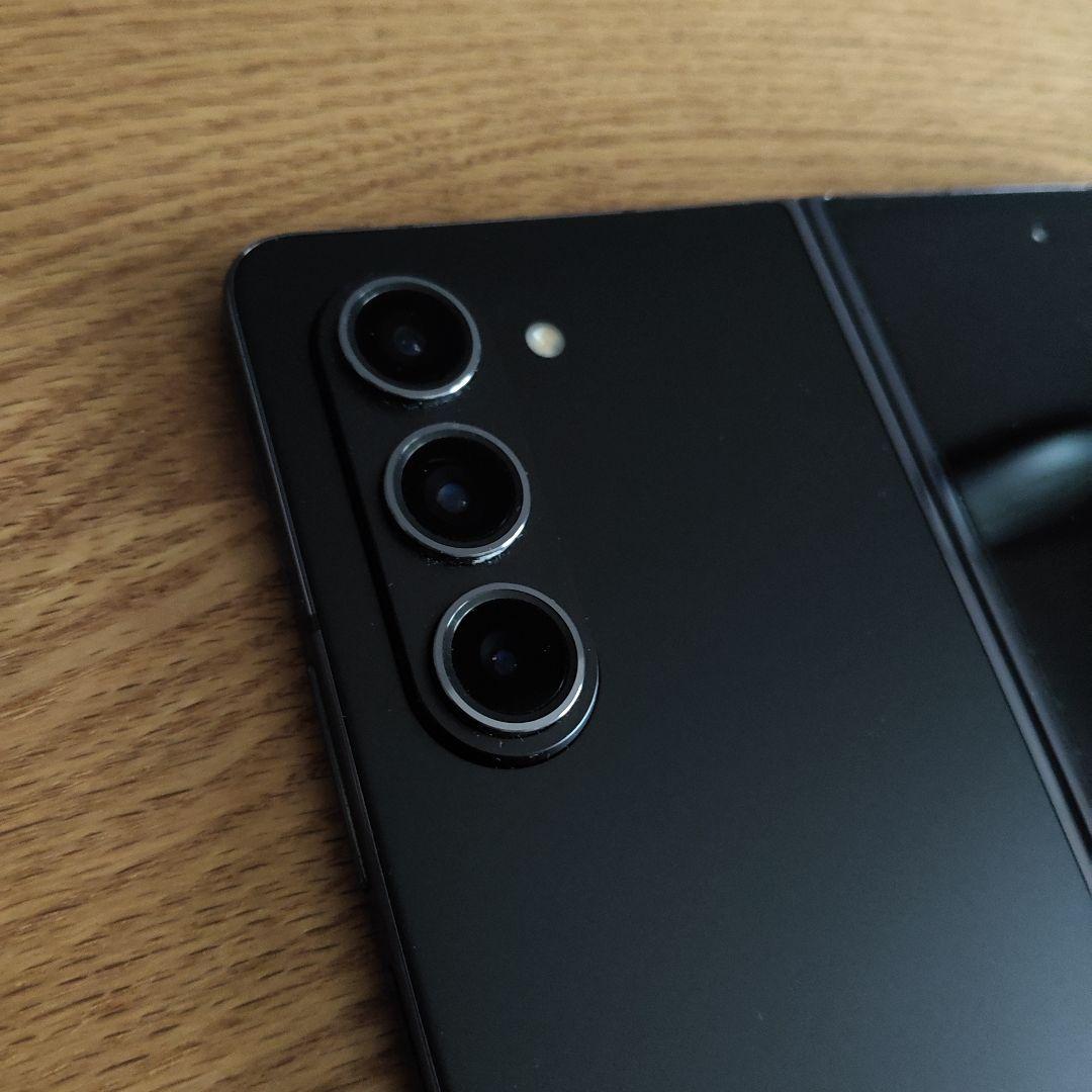 Galaxy Z Fold5 SCG22 国内au版 SIMフリー【ケース付き】