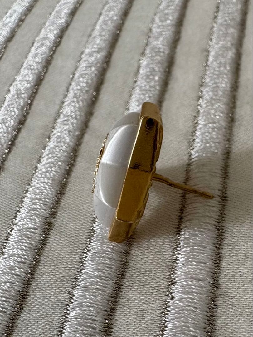 シャネル　スターピアス　2024コレクション　片耳