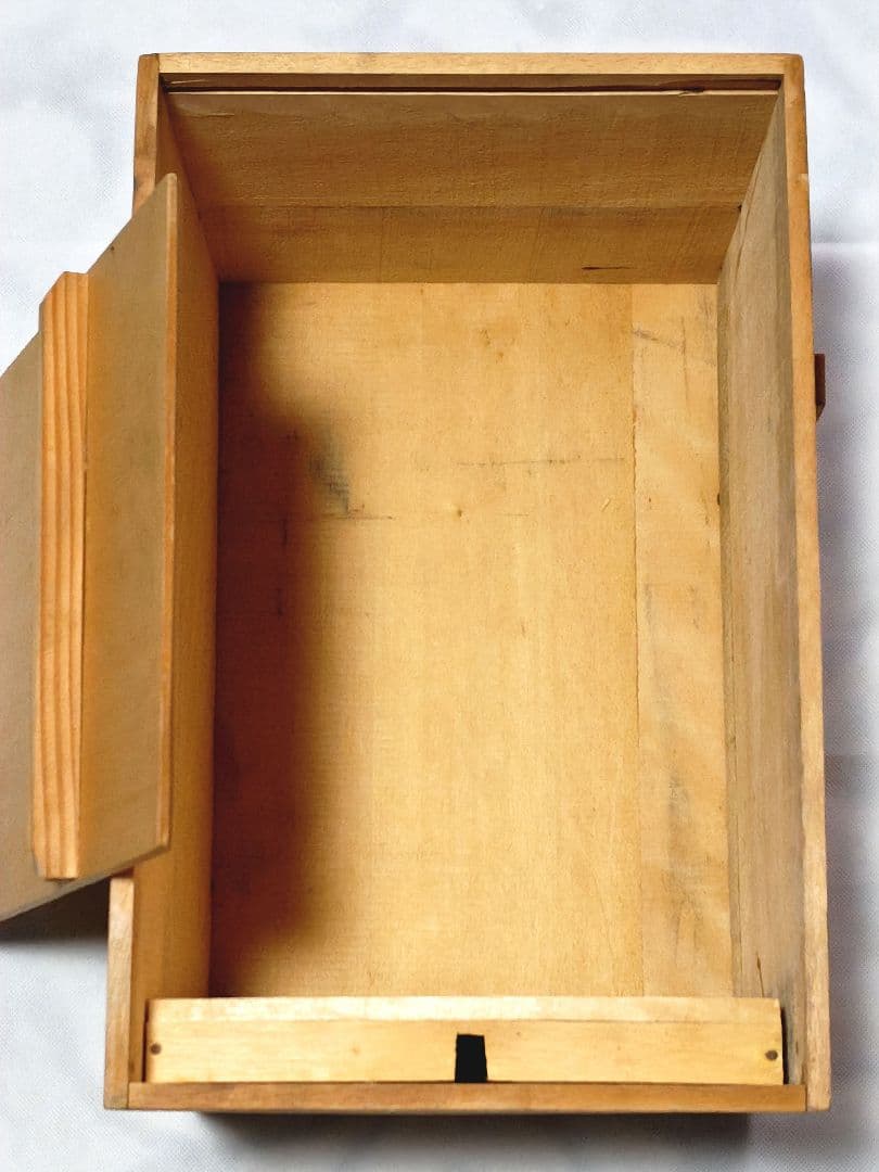 黒赤漆塗り　縁取り金色　2段重箱✕2　木箱入り　天然木