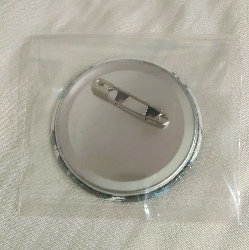 ☆★希少☆★ 恋は戦争 初音ミク supercell 三輪士郎 缶バッジ