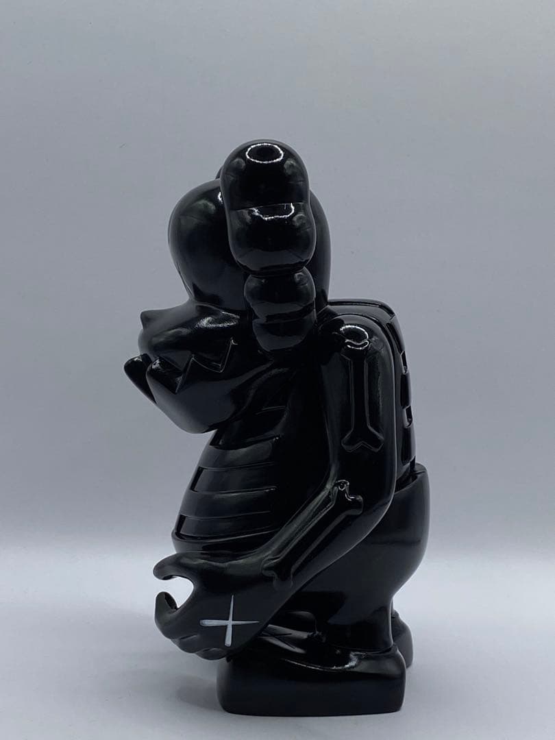 Bounty Hunter OriginalFake KAWSクン ブラック