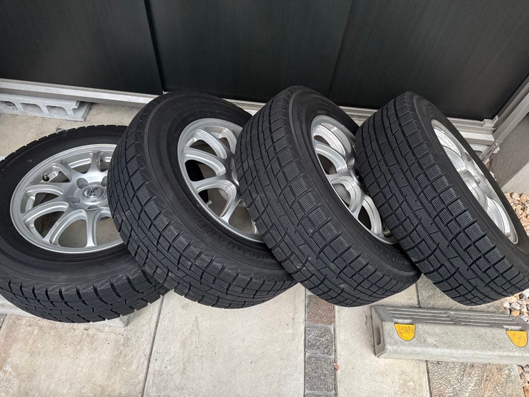 16インチ スタッドレスタイヤ&ホイールセット　215/65R16