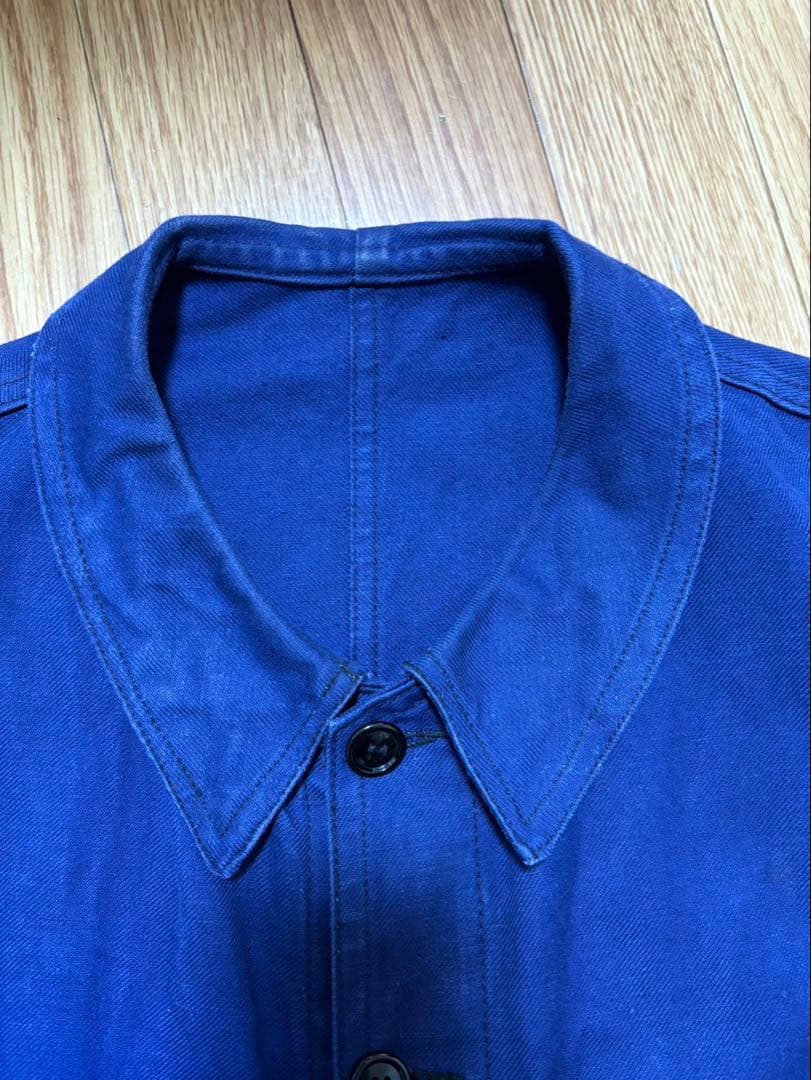 フレンチヴィンテージのブルーモールスキンジャケット