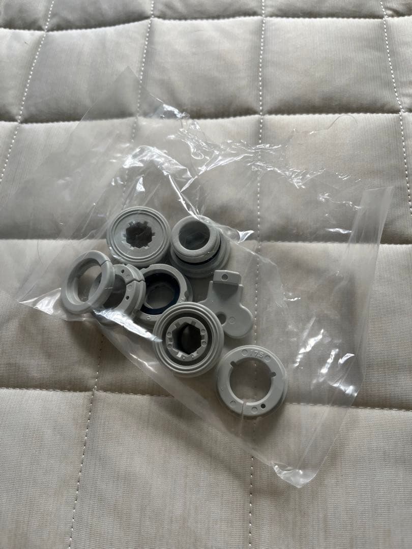 【新品未使用】浄水器 beeq 逆洗タイプ 本体と付属品