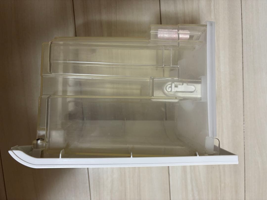 衣類除湿機　コンパクトクール　SHARP 除湿機