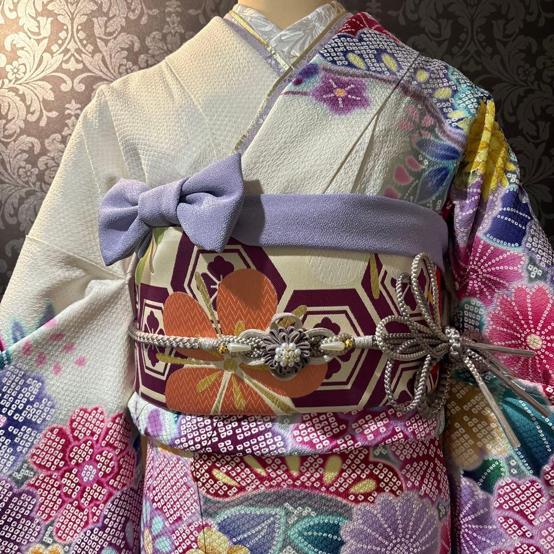 美品　総絞り　白地　暈し　花模様　逸品　振袖　フルセット 振り袖