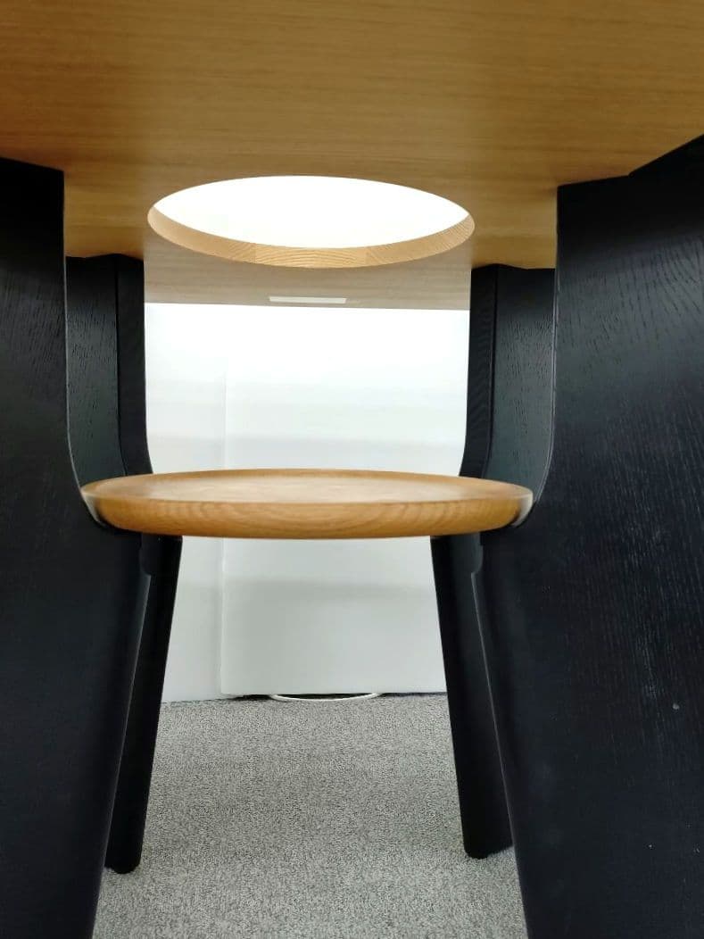 未使用 くつろぐ愛猫を眺めながら過ごせる ダイニングテーブル ナガノインテリア