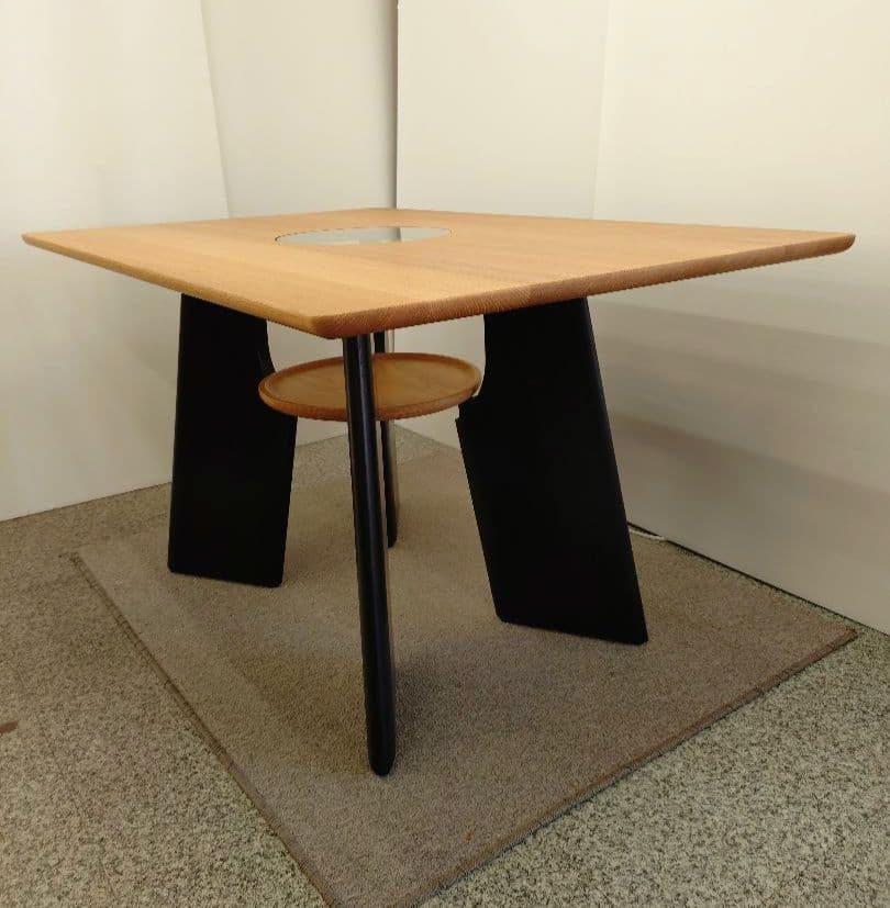 未使用 くつろぐ愛猫を眺めながら過ごせる ダイニングテーブル ナガノインテリア