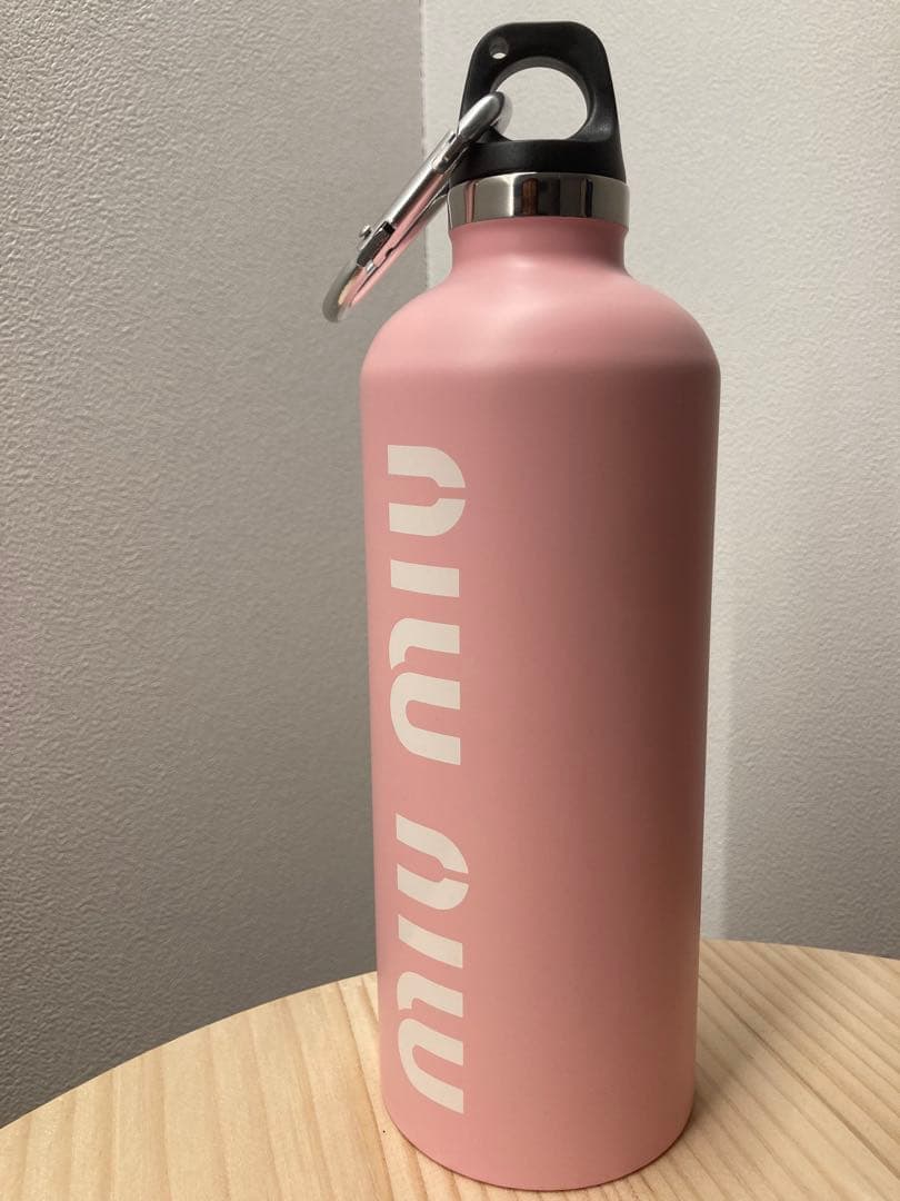 【新品未使用】miu miu ピンク 水筒500ml ステンレス