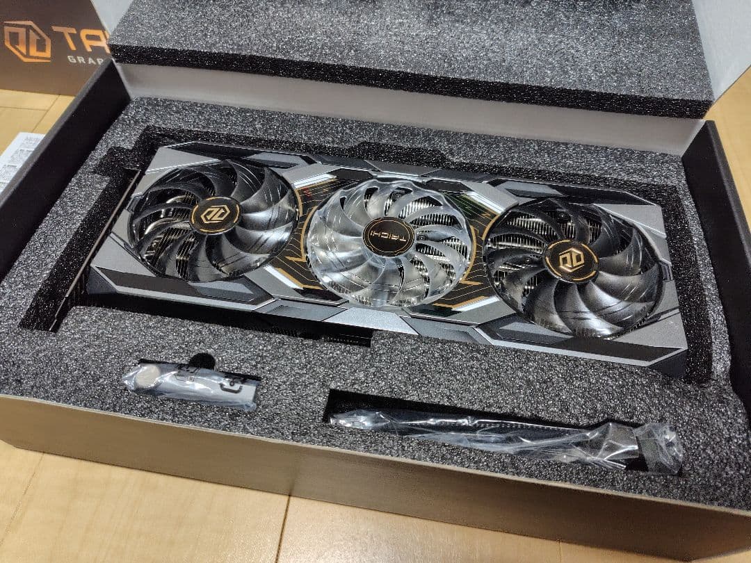 グラフィックボード・グラボ・ビデオカード ASRock Radeon RX 9070 XT 16GB Taichi