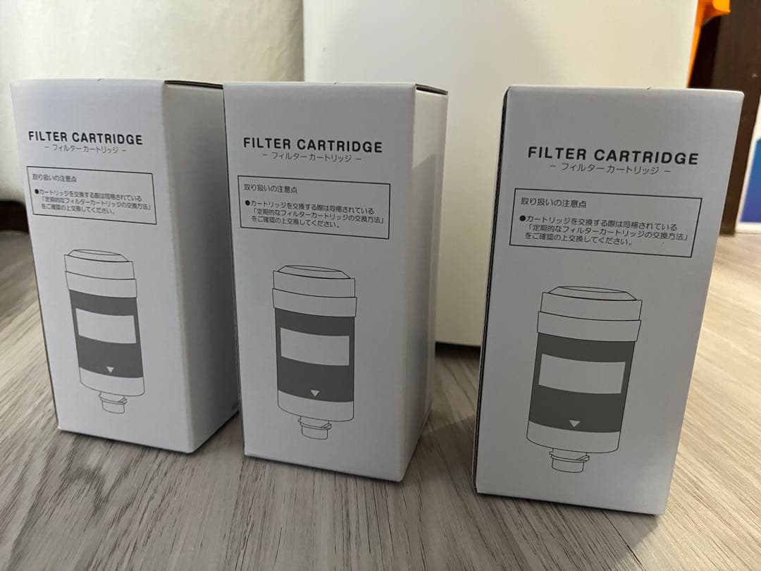 なずなtall 浄水器 ホワイト スリムデザイン　カートリッジ3本付き