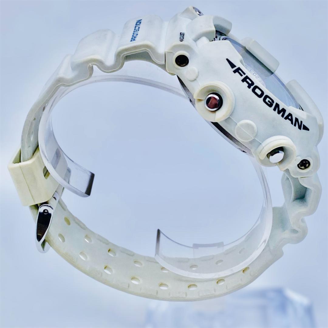 G-SHOCK　DW-8200LG　FROGMAN　メン　イン　ホワイトグレー