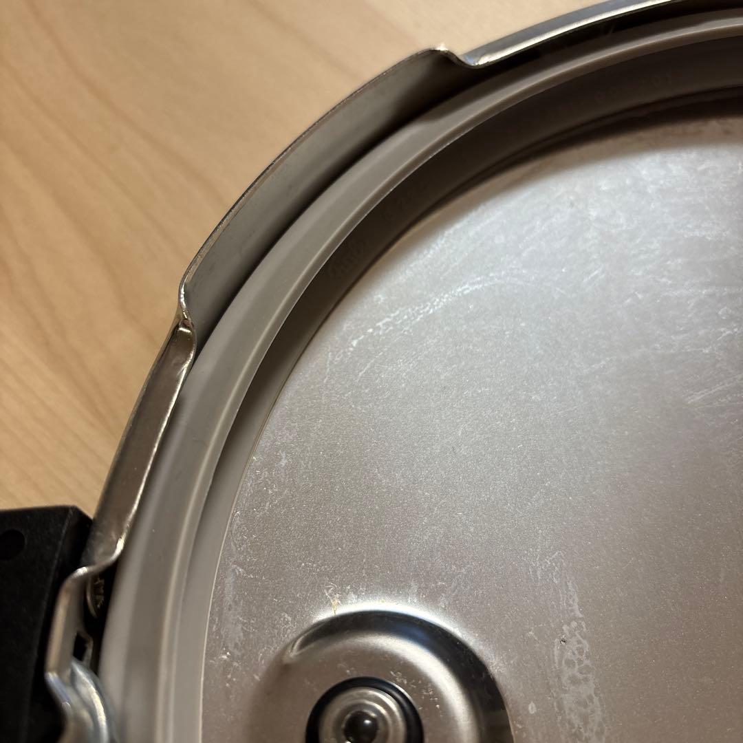 Fissler フィスラー中型圧力鍋 ステンレス製 蒸し器付き