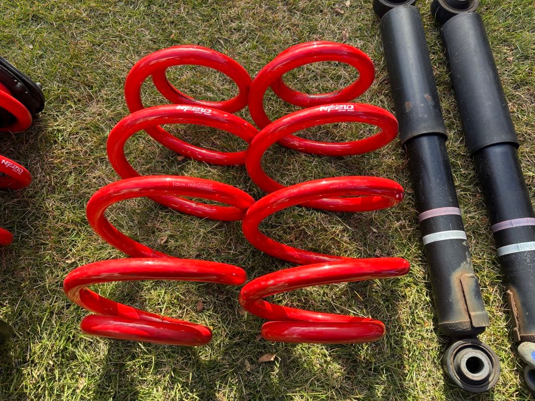 30アルファード　NF210 タナベ製ダウンサス　+純正サスペンション