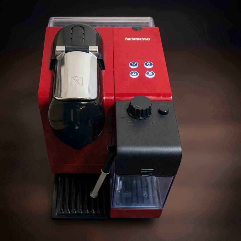 ネスプレッソ Lattissima+ カプセル式 エスプレッソマシン 19bar