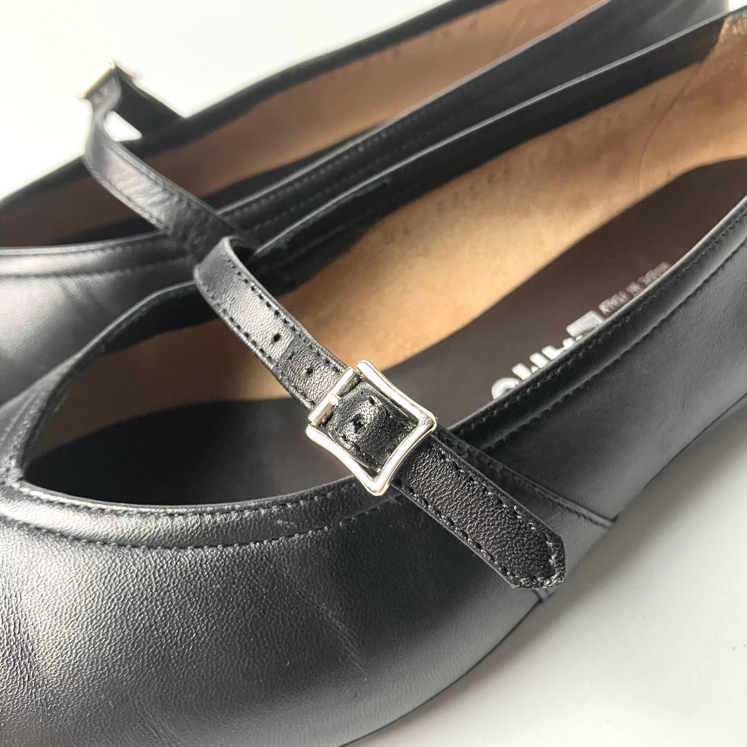 【美品】フェラガモ　Vカットフラットシューズ　Audrey ナッパレザー24.5