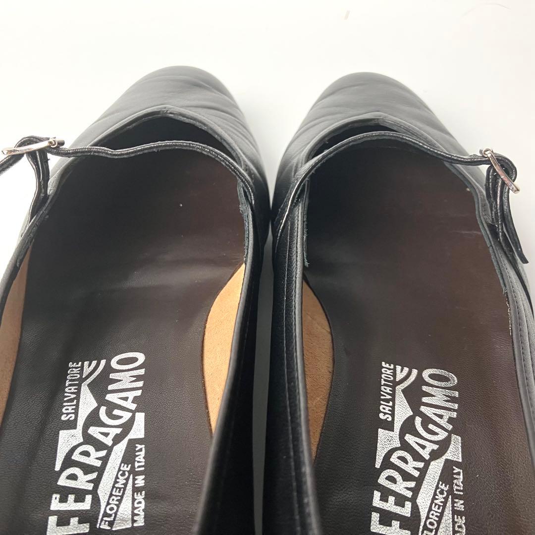 【美品】フェラガモ　Vカットフラットシューズ　Audrey ナッパレザー24.5