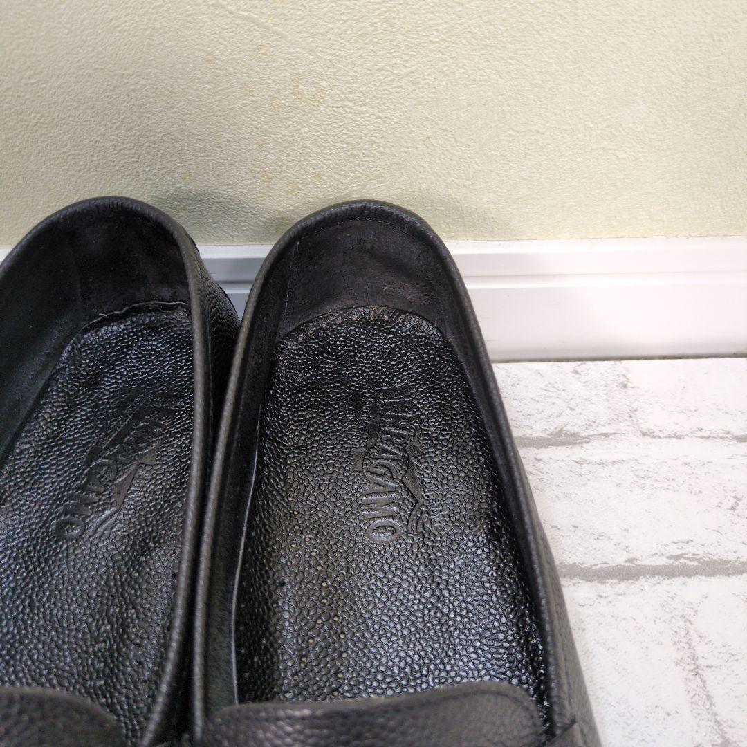 美品　Ferragamo　フェラガモ　シボ革　ローファー　ヴァラ　ゴールド