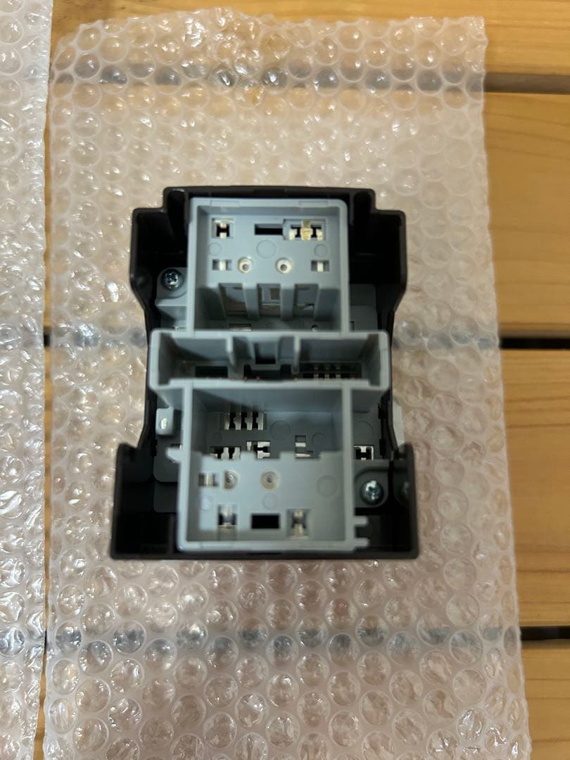 トヨタ純正 イルミ付き　パワーウインドスイッチ　ミラースイッチ　RAV4 ヤリス