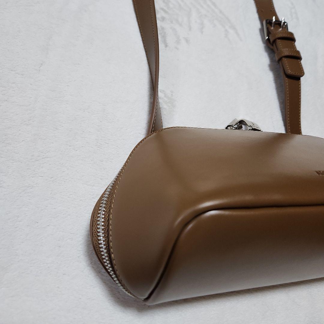 Sです(*^^*)アドカラム　ボディバッグ　ショルダーバッグ　ブラウン系