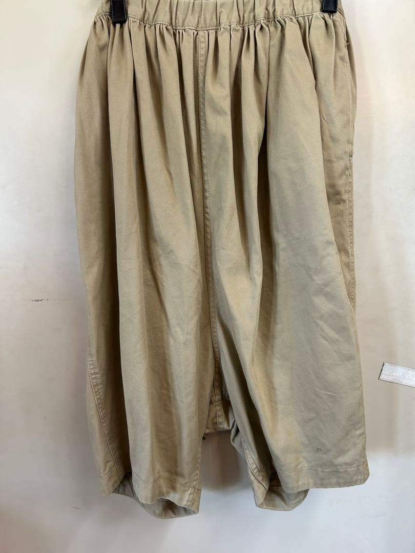 コムコム　チノ　サルエルパンツ