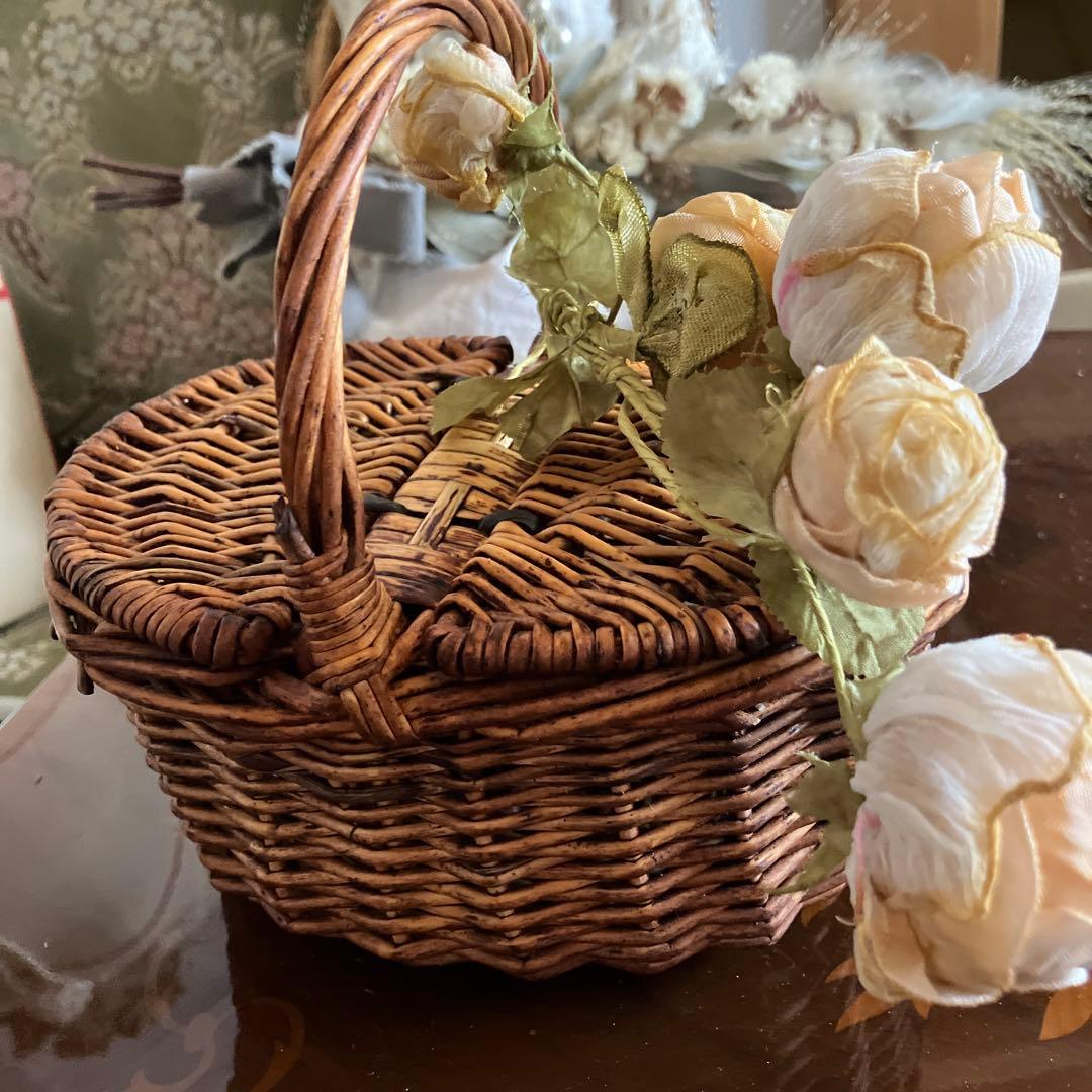 フランスアンティークミニパニエ　ローズ布花付き　ドール用パニエ　ミニバスケット