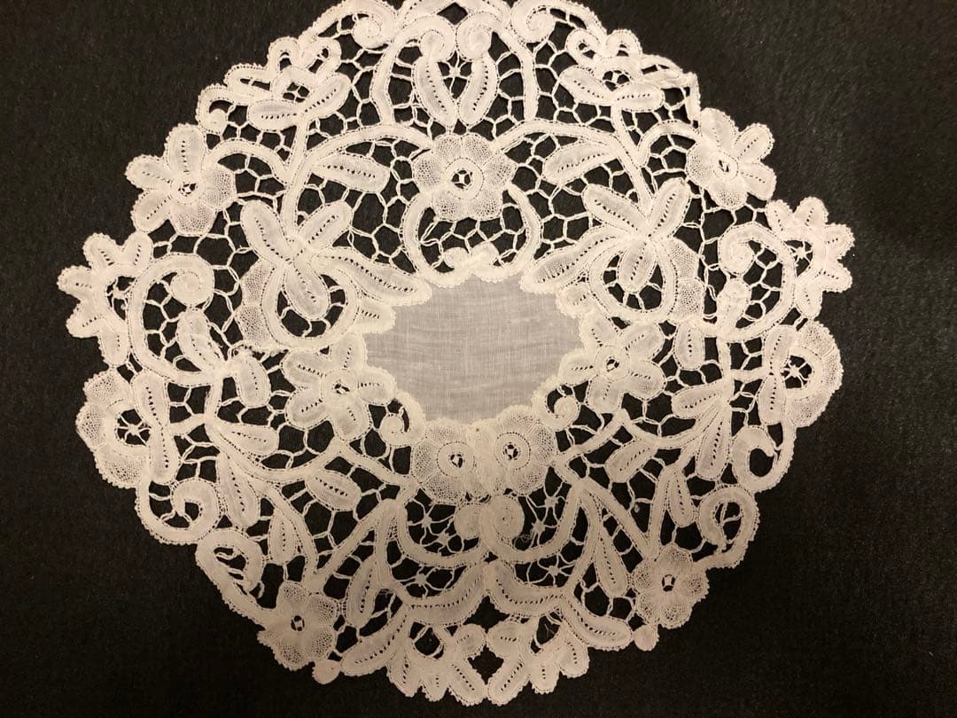 アンティーク　ベルギー ブルージュフラワーレース ボビン編み　ドイリー