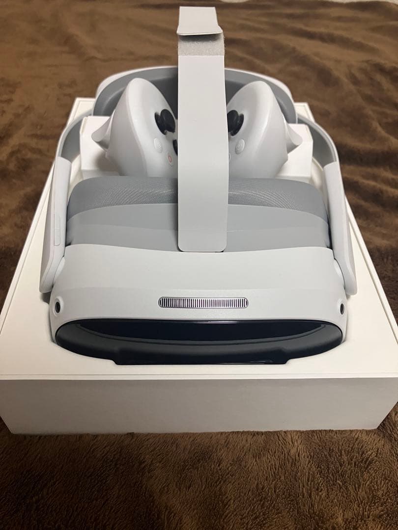 PICO4 Ultra 256GB＋モーショントラッカー×2セット(動作確認済)