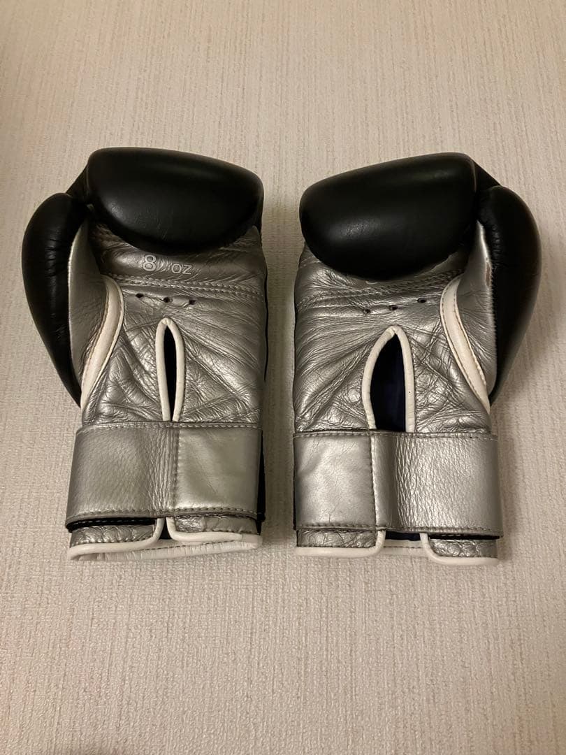 winning ウィニングボクシンググローブ 黒/銀　8オンス MS-200B
