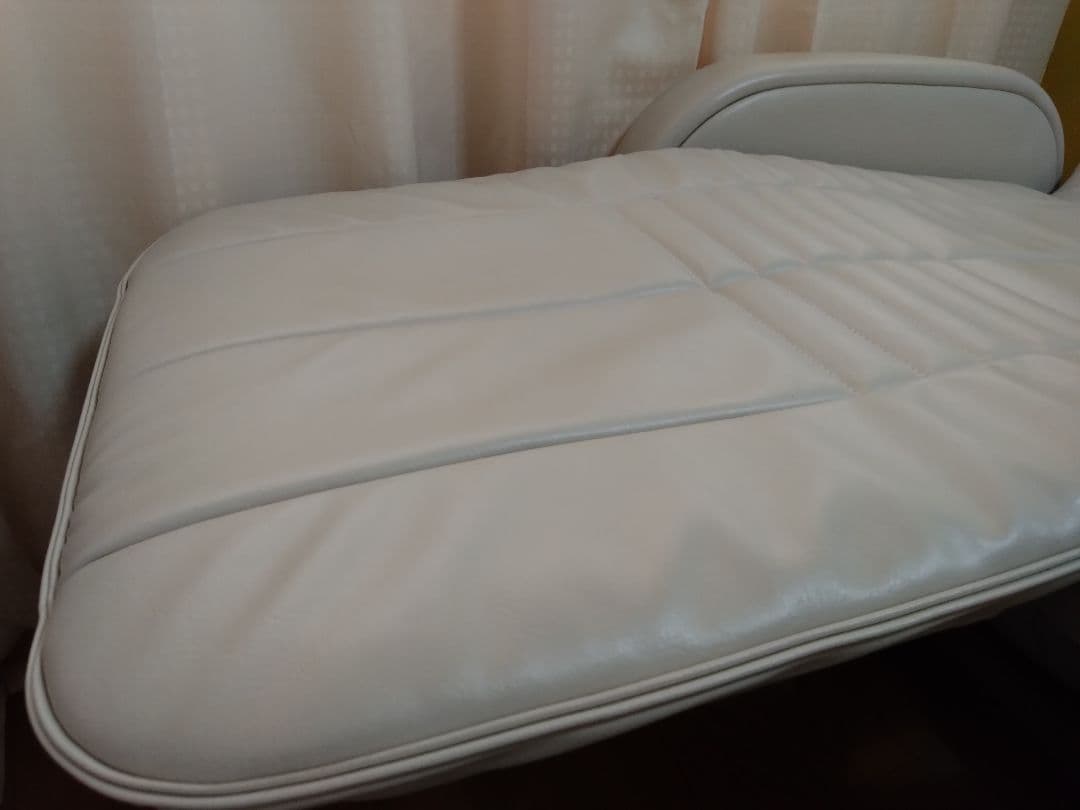 タカラベルモント「快適美顔」エステベッド