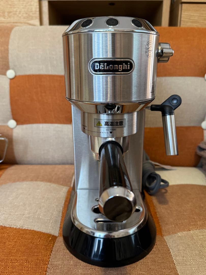 DeLonghiエスプレッソ・カプチーノメーカー EC680M 本体と付属品