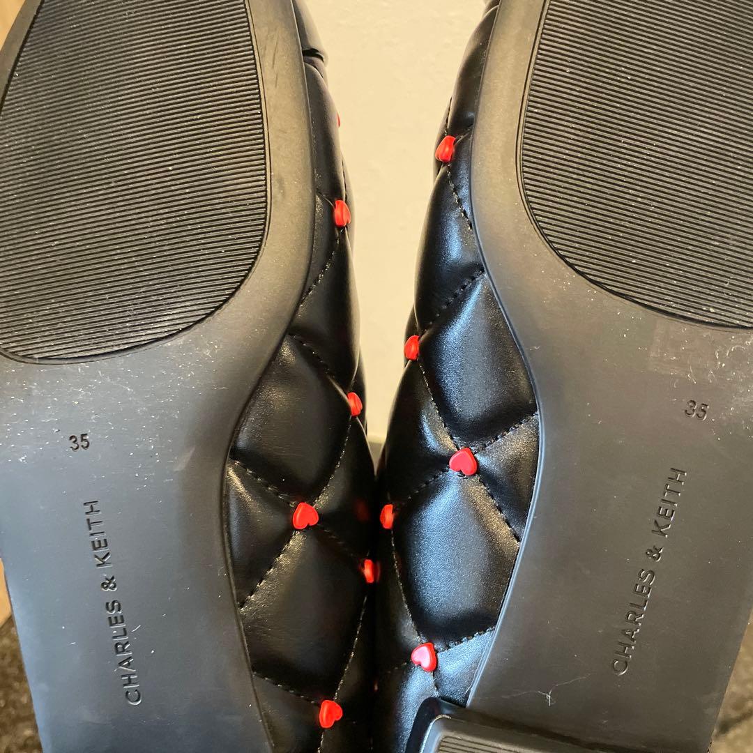 新品未使用CHARLES & KEITHハートプリントメリージェーン