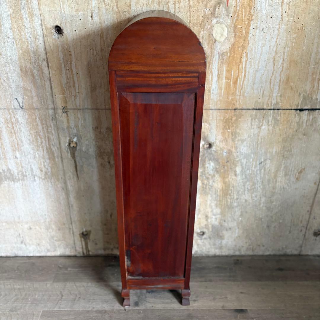 アーチトップのスリムキャビネット　コレクションケース　マホガニー