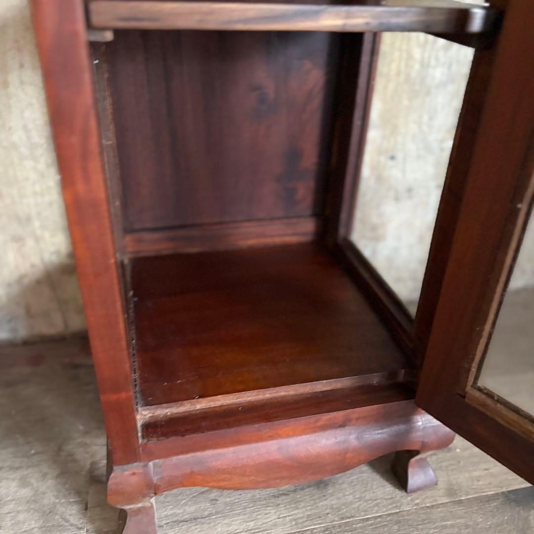 アーチトップのスリムキャビネット　コレクションケース　マホガニー