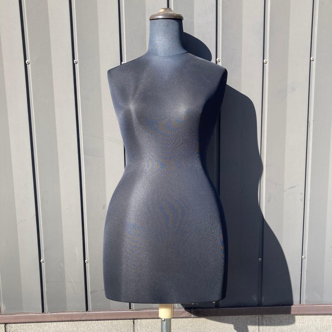 【美品】レディース トルソー マネキン 9号相当 ブラック 鉄脚ベース 土台なし