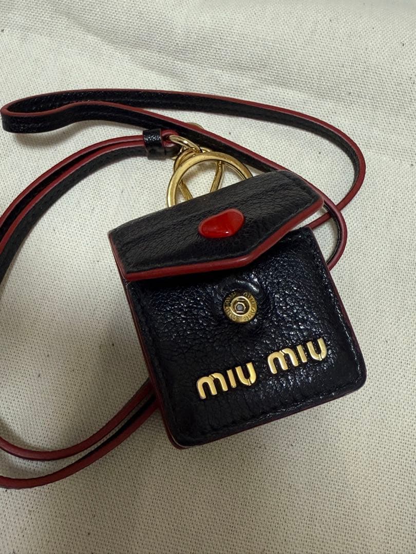 miu miu AirPodsケース