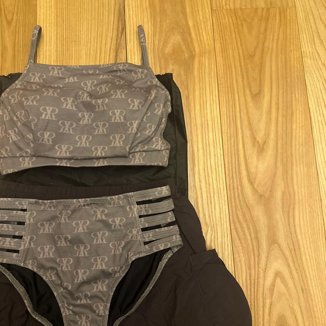 rienda RRロゴバンドゥカップ ビキニ グレー