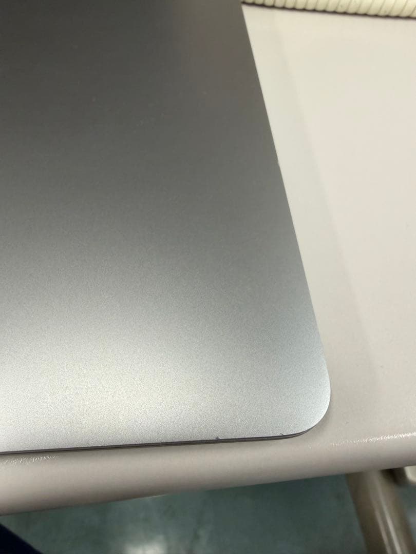 MacBook Air (Retina, 13-inch, 2018) 本体