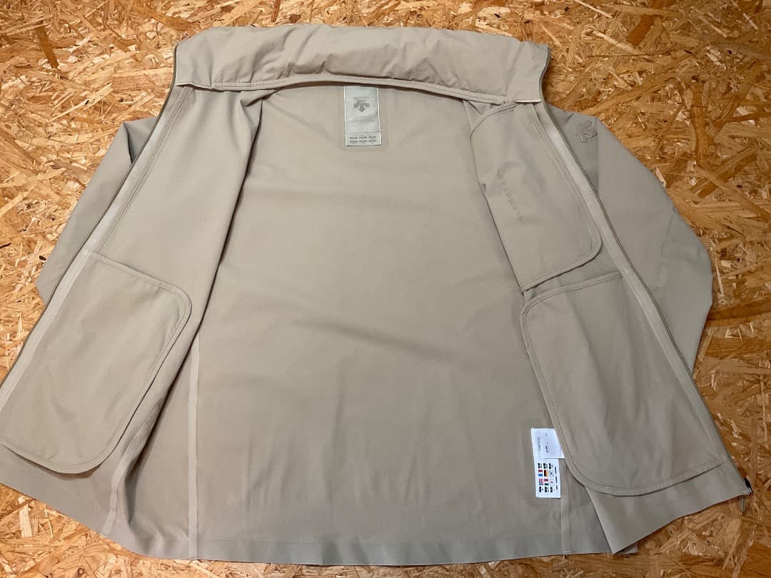 美品 DESCENTE デサント DAMPGC42 オルテライン ジャケット L