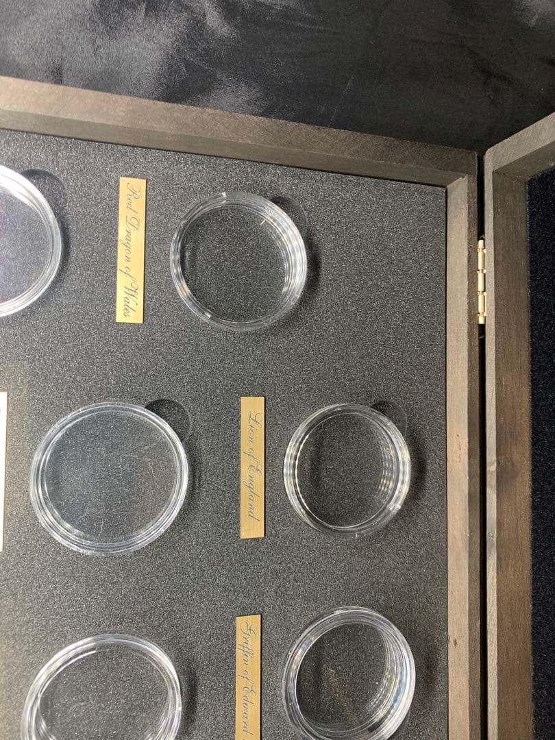 その1 クイーンズビースト　2オンス銀貨専用木箱　ケース　10枚用　カプセル付き