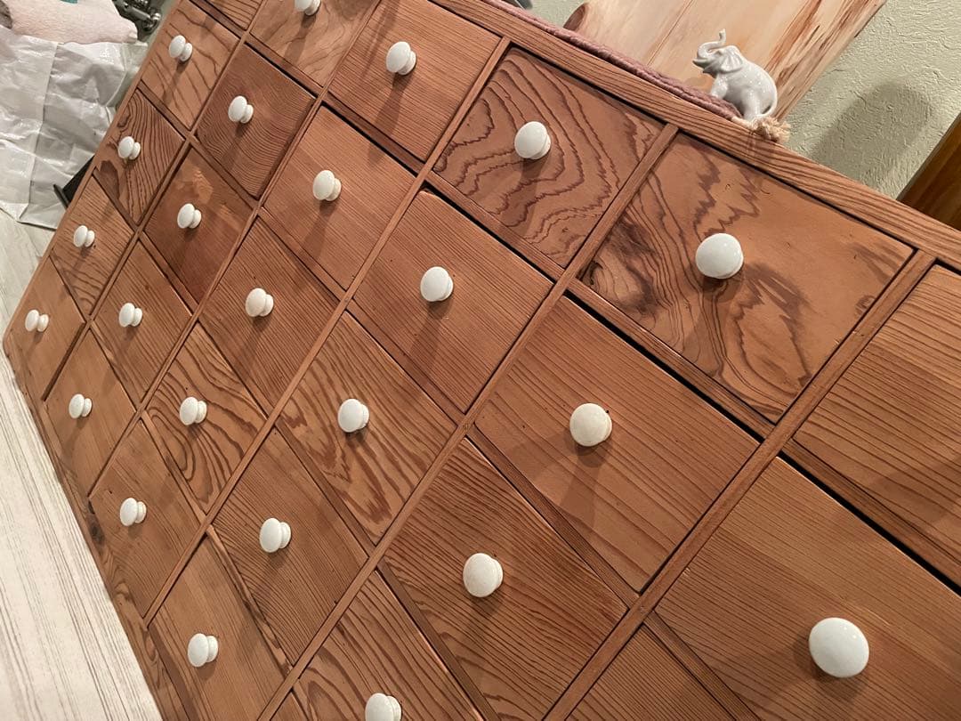 【希少 】白磁摘みの引き出し4 5杯ローボード　杉材