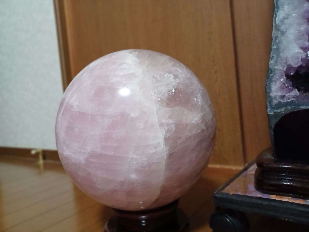 ローズクォーツ超大玉　希少な色合い他になし　ピンクと紫　キラキラ虹入り　愛と美