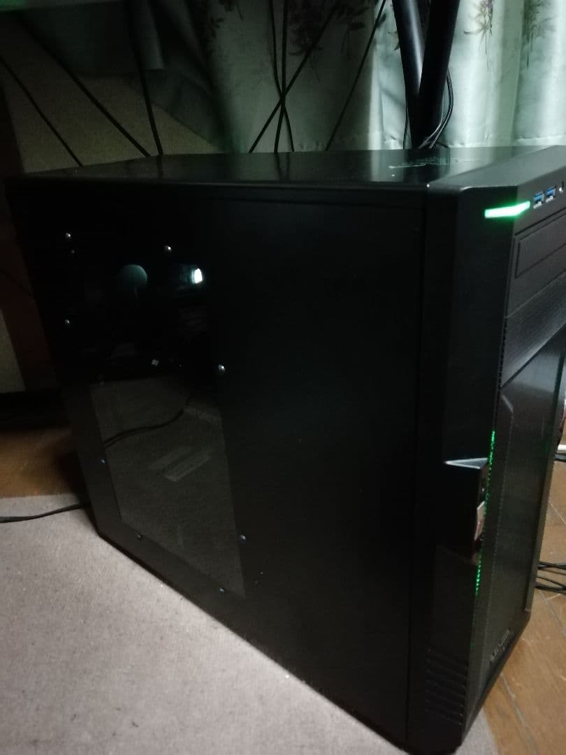 ゲーミングパソコン　(デスクトップ)
