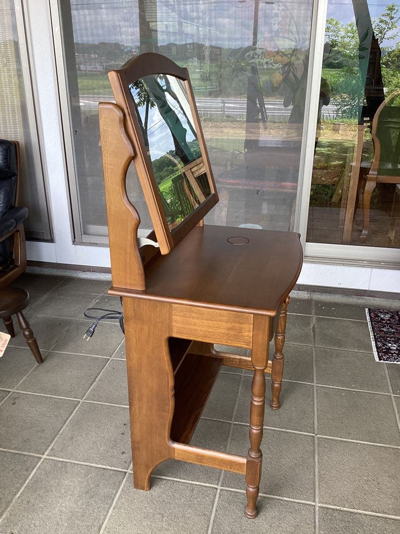 [ ハッシー　]カリモク　コロニアルシリーズ　ドレッサー