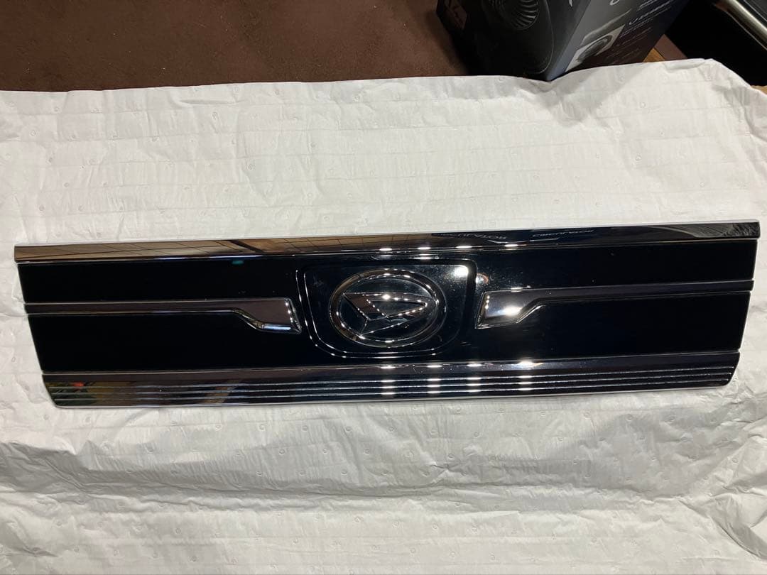 ダイハツ　S710v 純正 フロントグリル ボンネットグリル